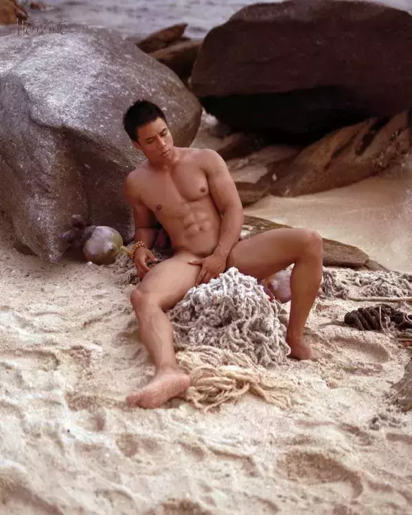 Homme 6 精壯美男魚