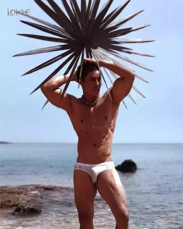 Homme 6 精壯美男魚