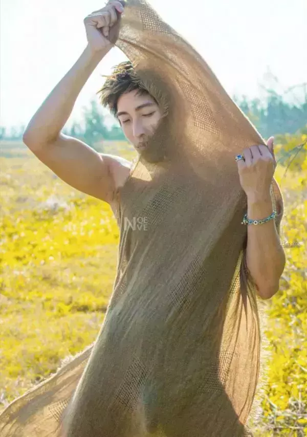Whoseman 4 明星教練/男丁格爾-芬達 全裸非全見寫真書