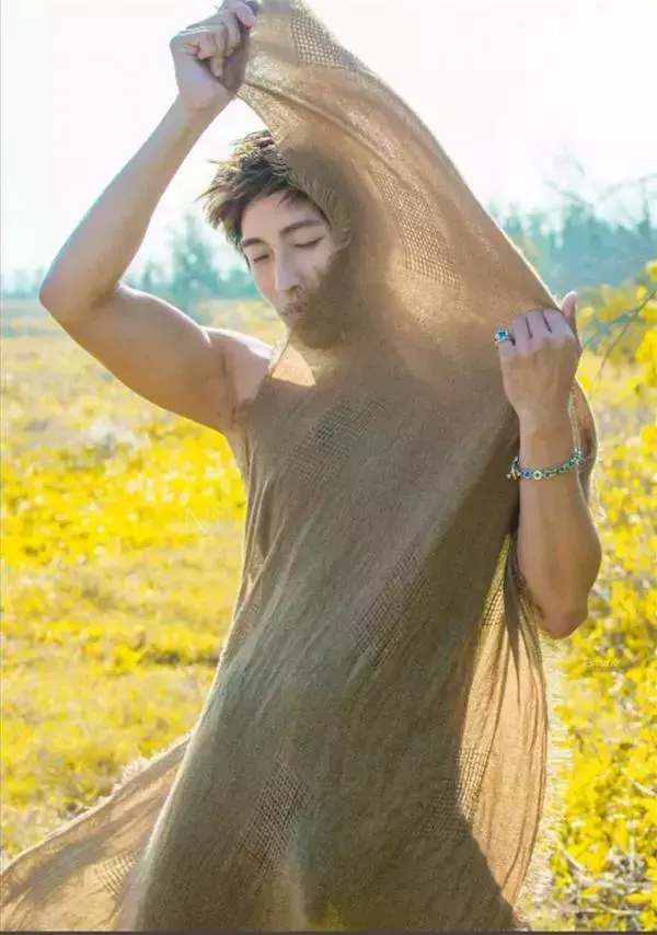 Whoseman 4 明星教練/男丁格爾-芬達 全裸非全見寫真書