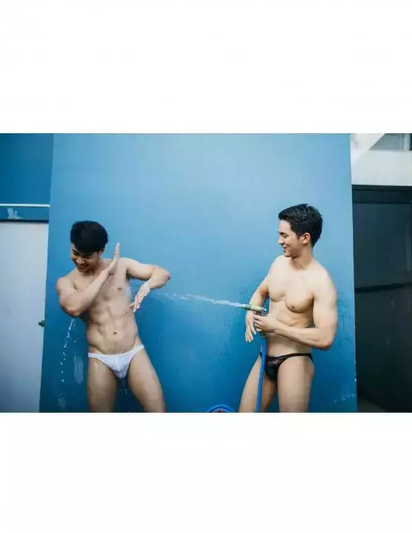 MA man | Issue 02 - Gun & HacK