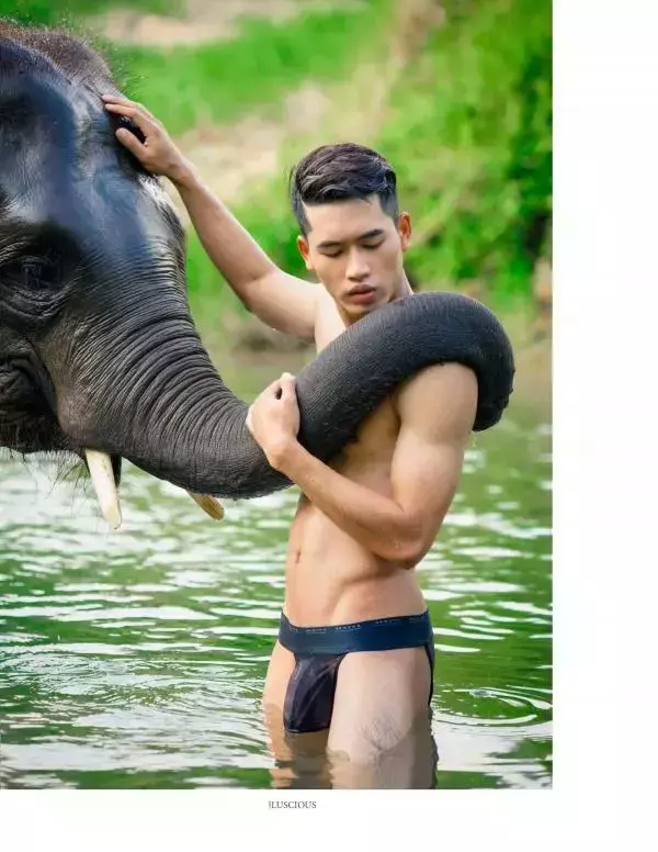 Menluscious Issue 01 | Ron Charron