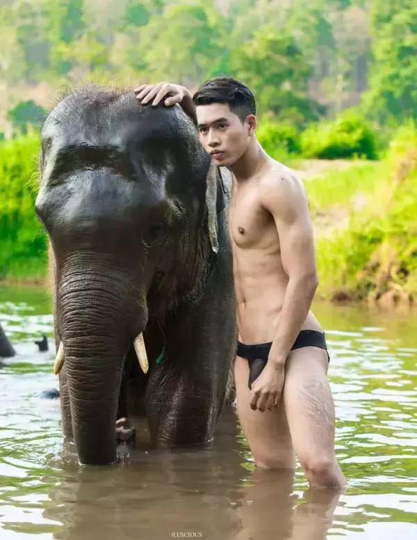Menluscious Issue 01 | Ron Charron