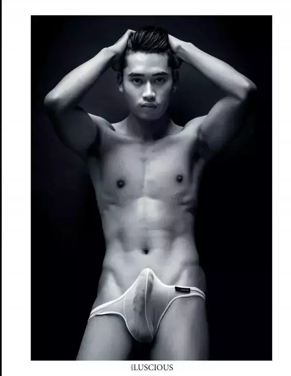Menluscious Issue 01 | Ron Charron