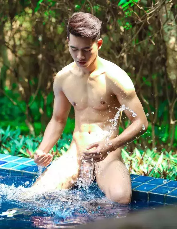 Menluscious Issue 01 | Ron Charron