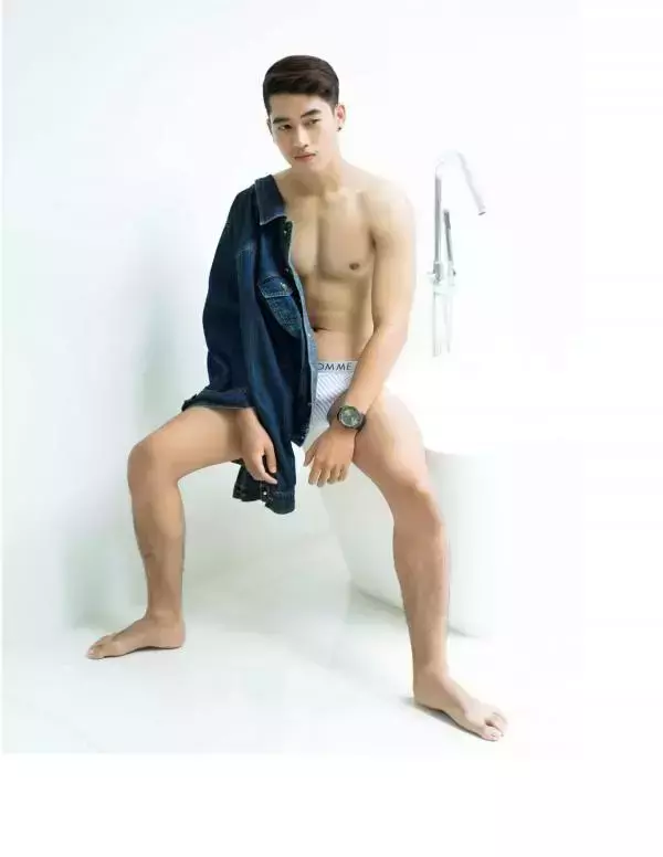 Menluscious Issue 01 | Ron Charron