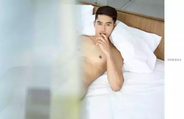 Menluscious Issue 01 | Ron Charron
