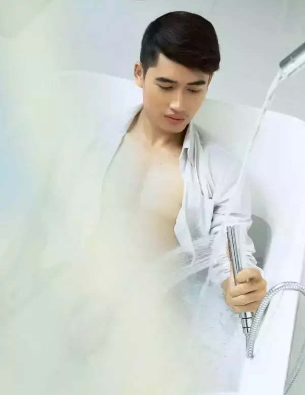 Menluscious Issue 01 | Ron Charron