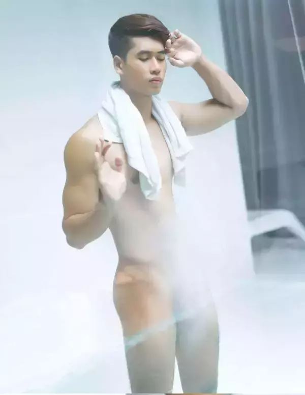 Menluscious Issue 01 | Ron Charron
