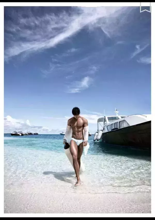 謝梓秋男性ヌード写真集「Naked Osean」裸海之旅
