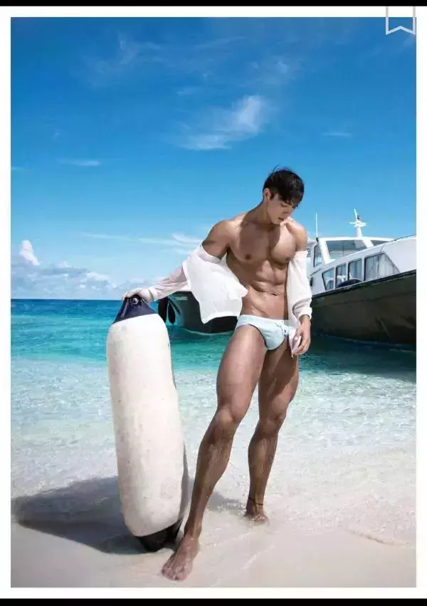 謝梓秋男性ヌード写真集「Naked Osean」裸海之旅