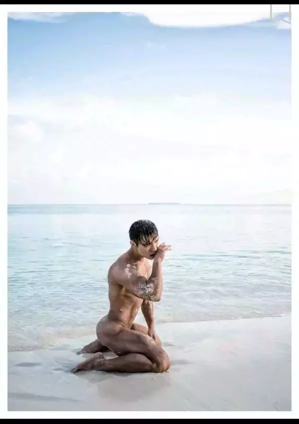 謝梓秋男性ヌード写真集「Naked Osean」裸海之旅