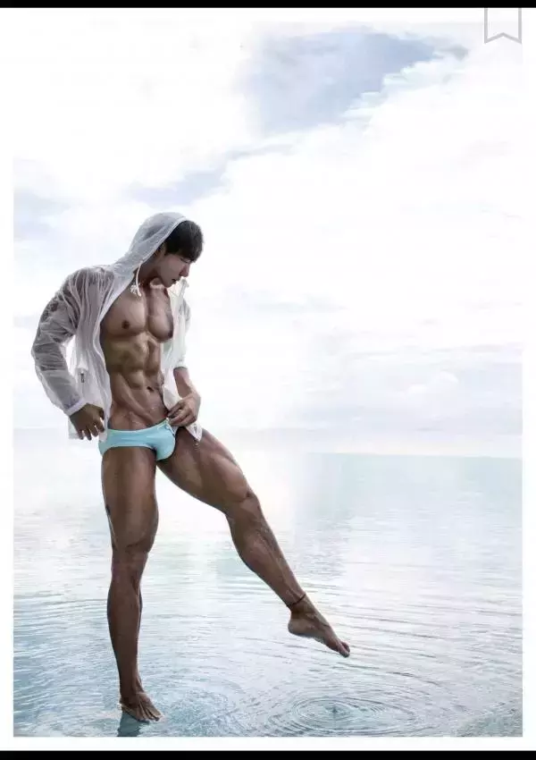 謝梓秋男性ヌード写真集「Naked Osean」裸海之旅