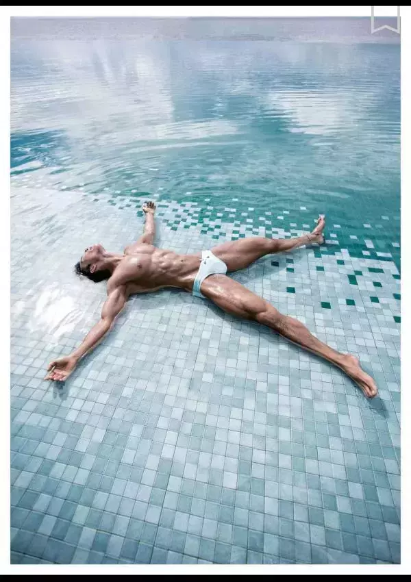 謝梓秋男性ヌード写真集「Naked Osean」裸海之旅