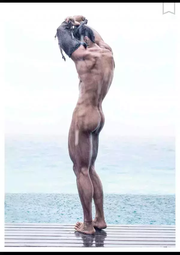 謝梓秋男性ヌード写真集「Naked Osean」裸海之旅