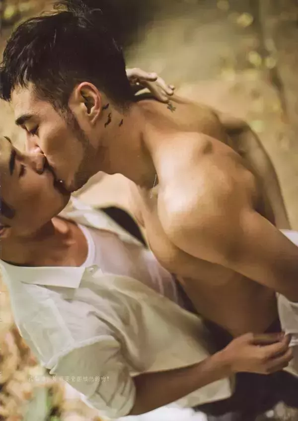 謝梓秋男性ヌード写真集「LOVE Entanglement」 茶顏