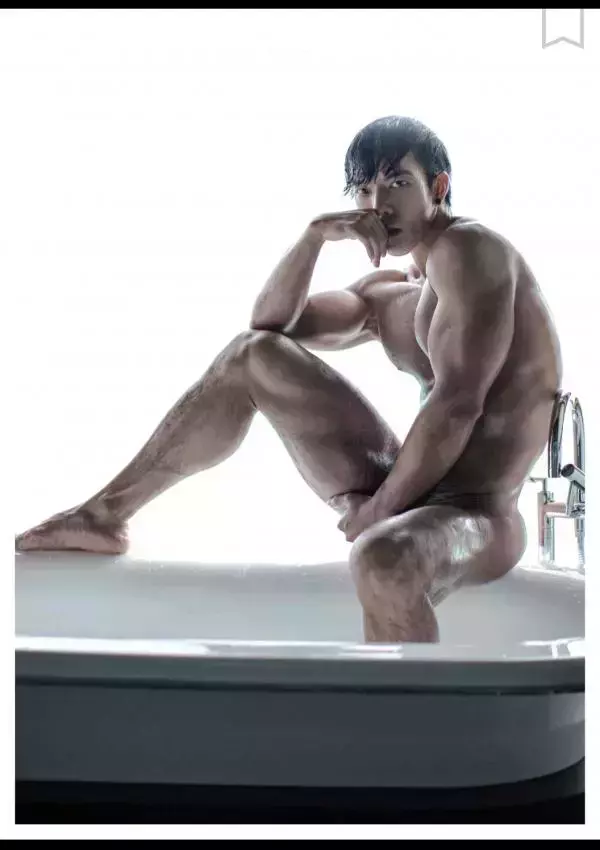 謝梓秋男性ヌード写真集「Naked Osean」裸海之旅