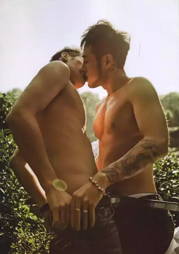 謝梓秋男性ヌード写真集「LOVE Entanglement」 茶顏