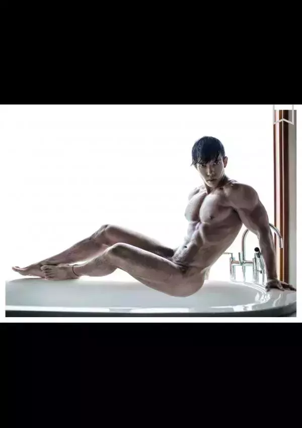 謝梓秋男性ヌード写真集「Naked Osean」裸海之旅