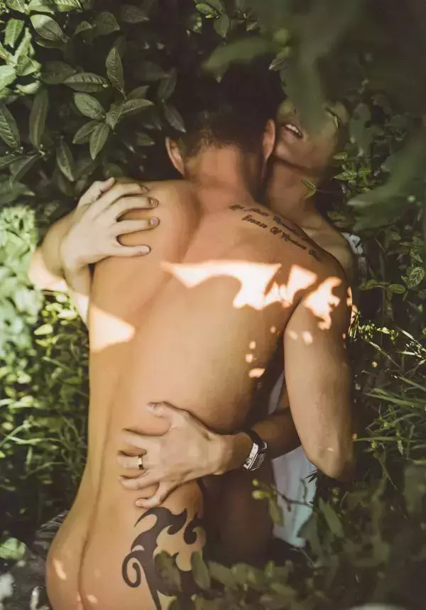 謝梓秋男性ヌード写真集「LOVE Entanglement」 茶顏