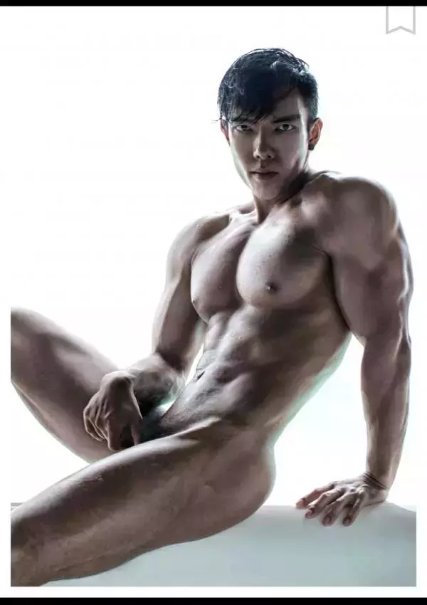 謝梓秋男性ヌード写真集「Naked Osean」裸海之旅