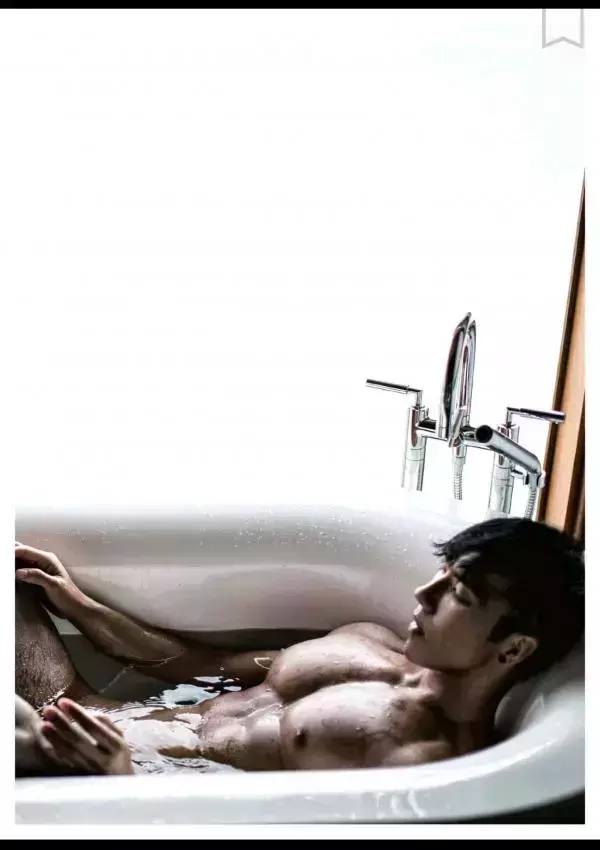 謝梓秋男性ヌード写真集「Naked Osean」裸海之旅