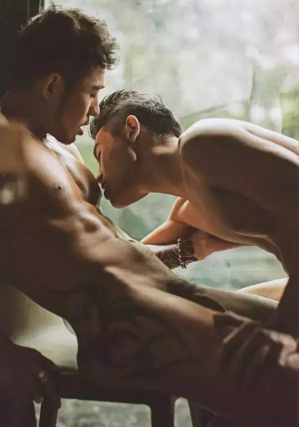 謝梓秋男性ヌード写真集「LOVE Entanglement」 茶顏