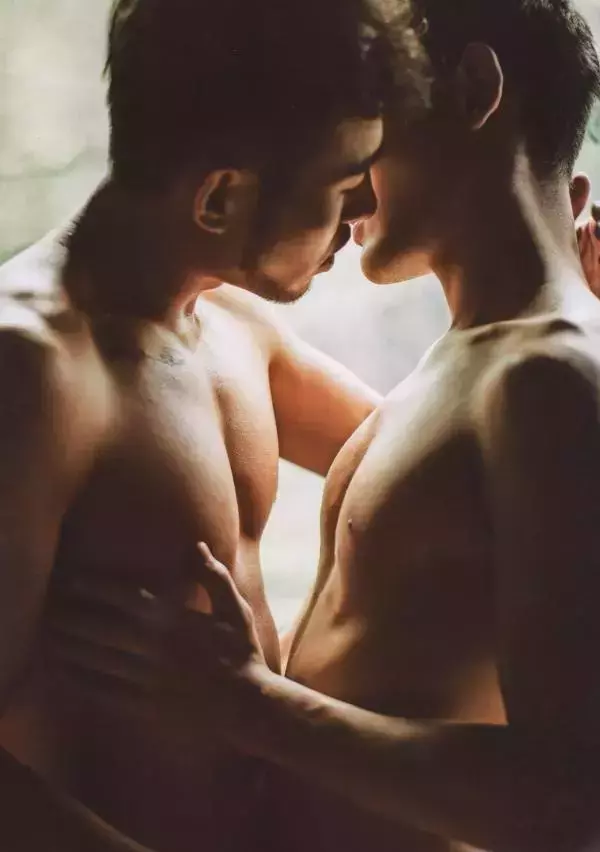 謝梓秋男性ヌード写真集「LOVE Entanglement」 茶顏