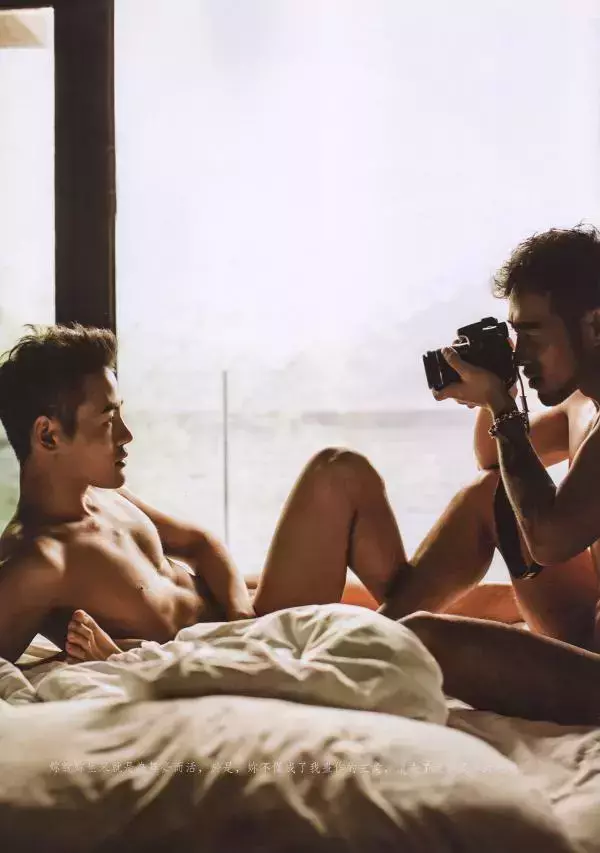 謝梓秋男性ヌード写真集「LOVE Entanglement」 茶顏