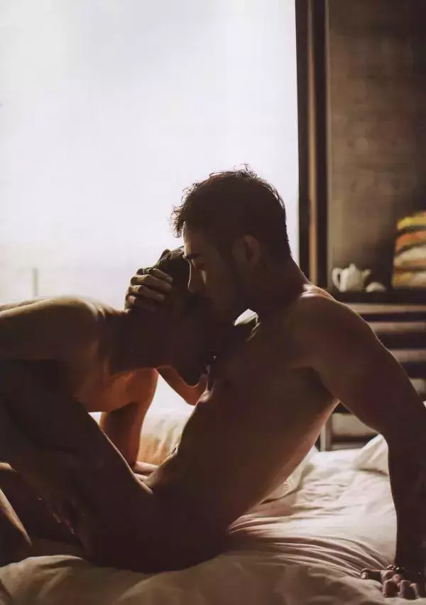 謝梓秋男性ヌード写真集「LOVE Entanglement」 茶顏