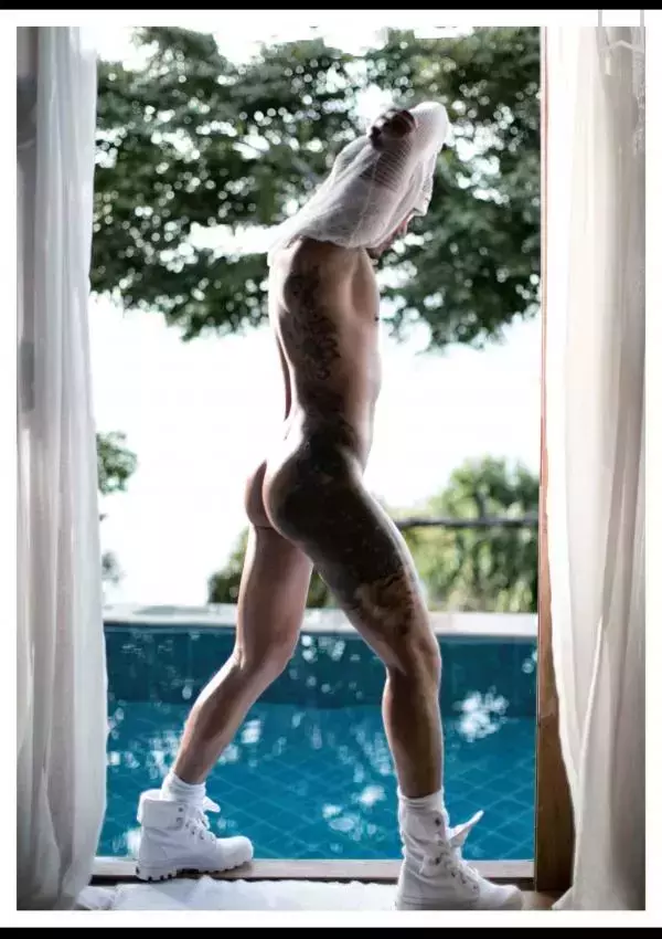 謝梓秋男性ヌード写真集「Naked Osean」裸海之旅