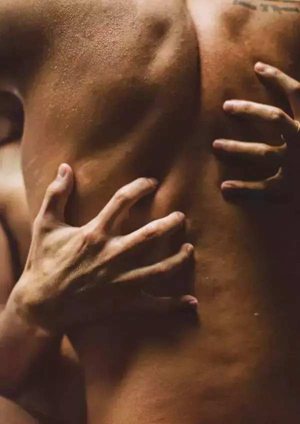 謝梓秋男性ヌード写真集「LOVE Entanglement」 茶顏