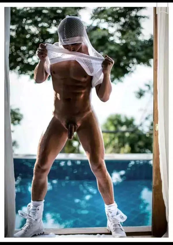 謝梓秋男性ヌード写真集「Naked Osean」裸海之旅
