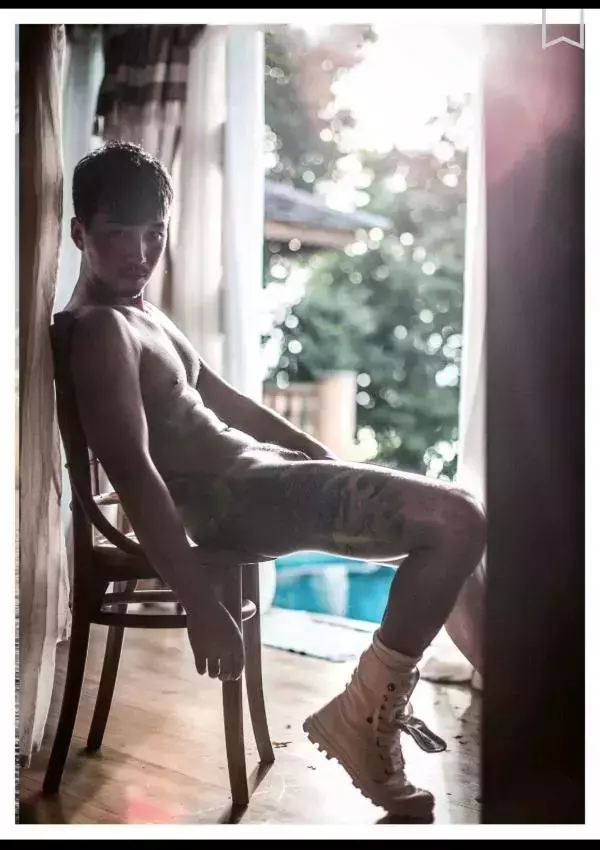 謝梓秋男性ヌード写真集「Naked Osean」裸海之旅