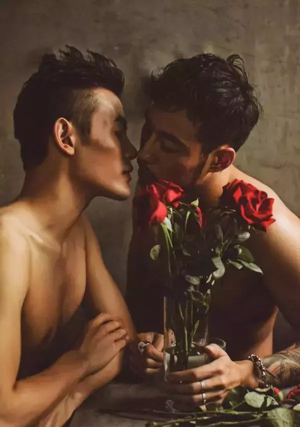 謝梓秋男性ヌード写真集「LOVE Entanglement」 茶顏