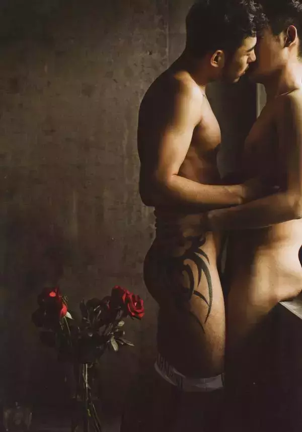 謝梓秋男性ヌード写真集「LOVE Entanglement」 茶顏