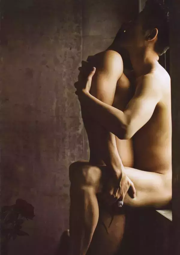 謝梓秋男性ヌード写真集「LOVE Entanglement」 茶顏