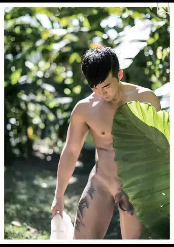 謝梓秋男性ヌード写真集「Naked Osean」裸海之旅