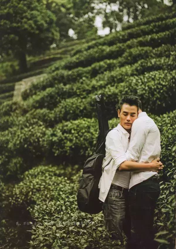 謝梓秋男性ヌード写真集「LOVE Entanglement」 茶顏