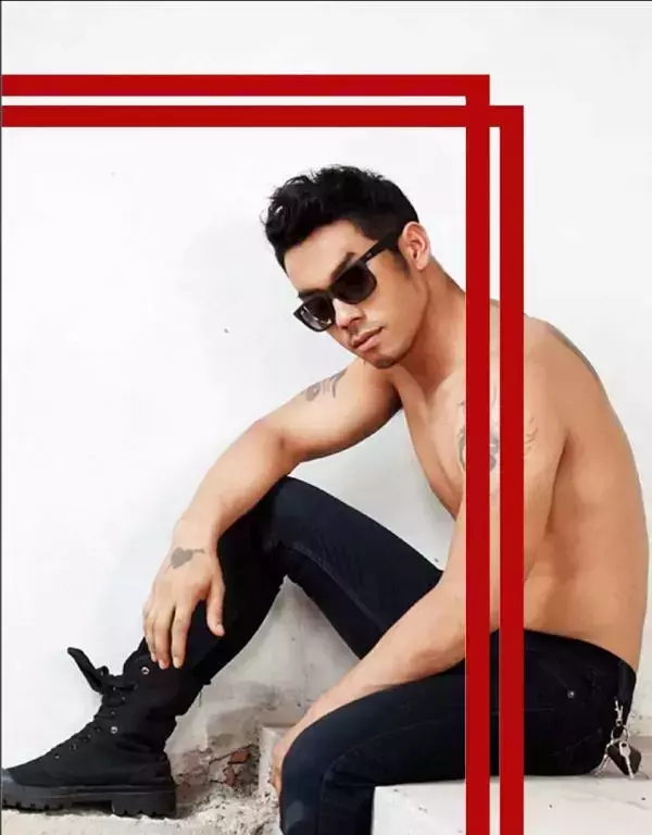 MAN OMG 3 - Guy On Hot Street