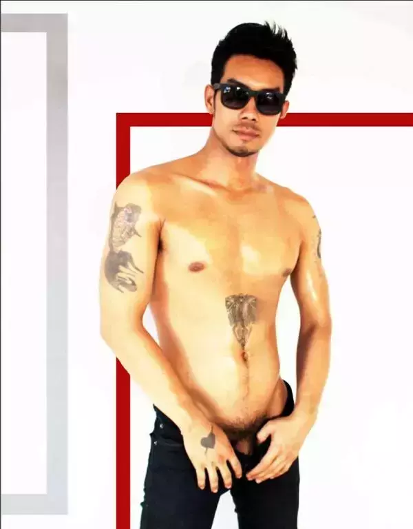 MAN OMG 3 - Guy On Hot Street