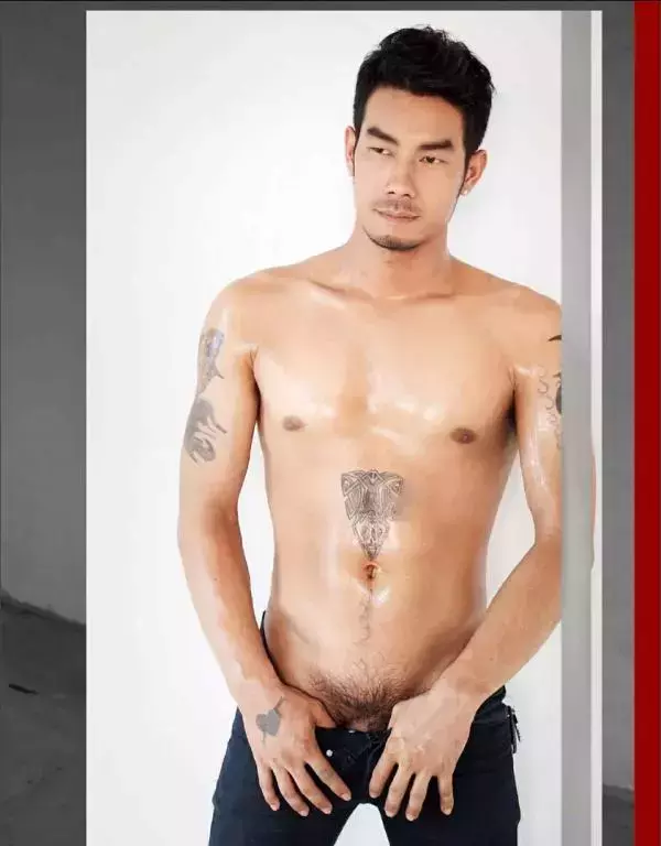 MAN OMG 3 - Guy On Hot Street