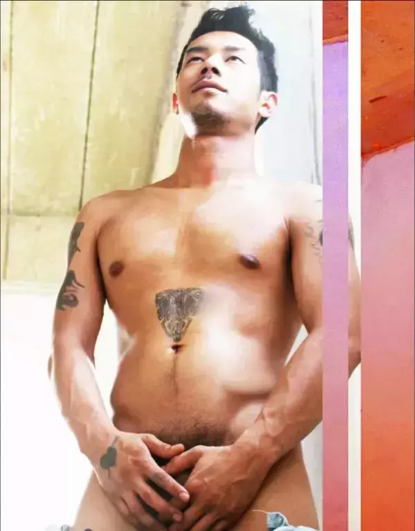 MAN OMG 3 - Guy On Hot Street