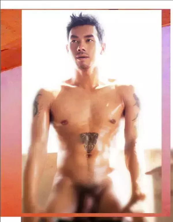 MAN OMG 3 - Guy On Hot Street