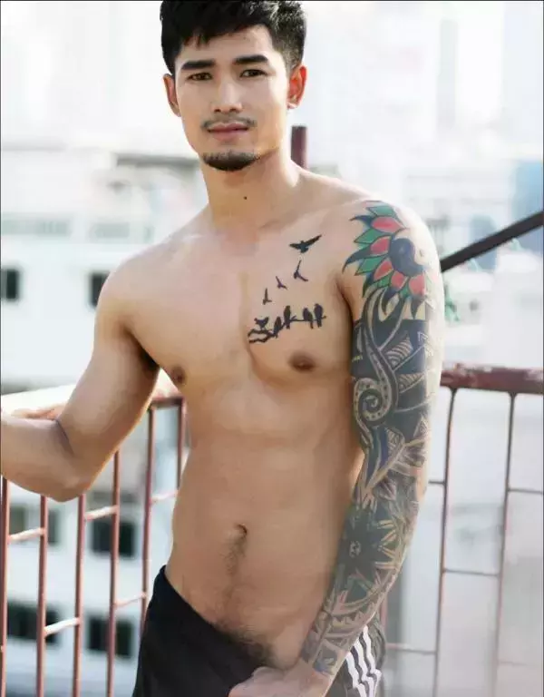 MAN OMG 4 - Chai Charlee