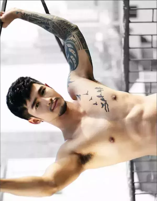 MAN OMG 4 - Chai Charlee