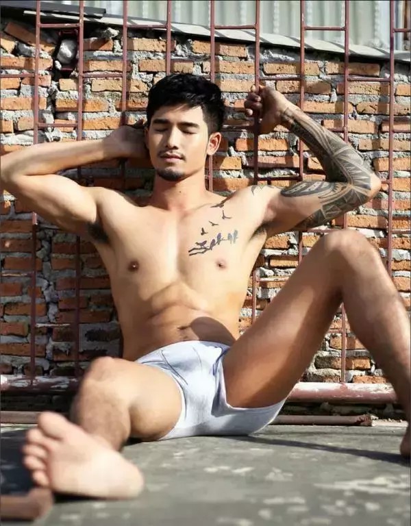 MAN OMG 4 - Chai Charlee