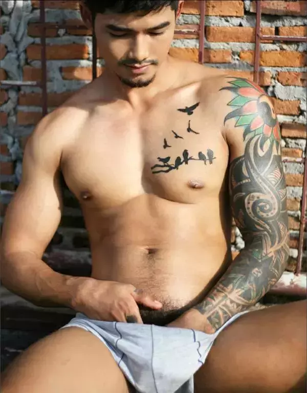 MAN OMG 4 - Chai Charlee