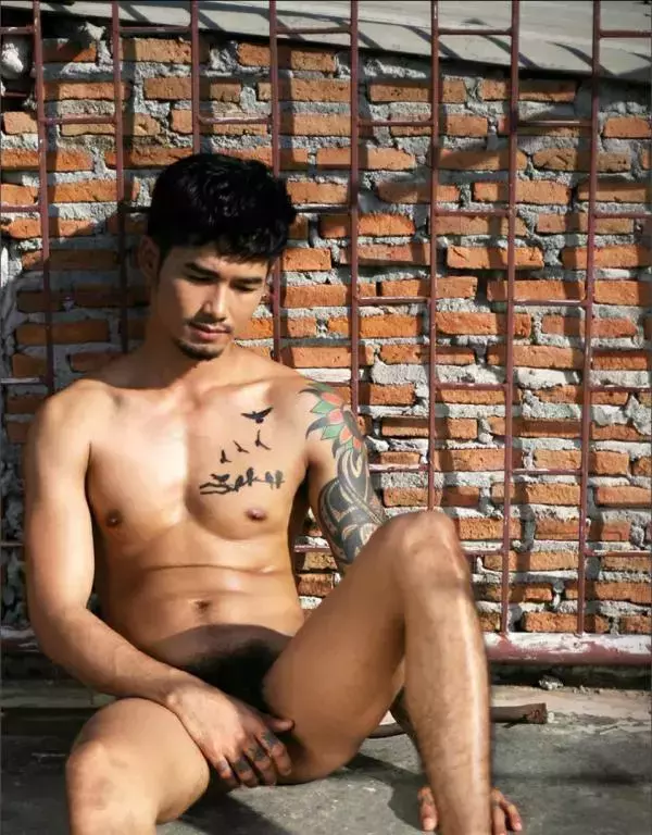 MAN OMG 4 - Chai Charlee
