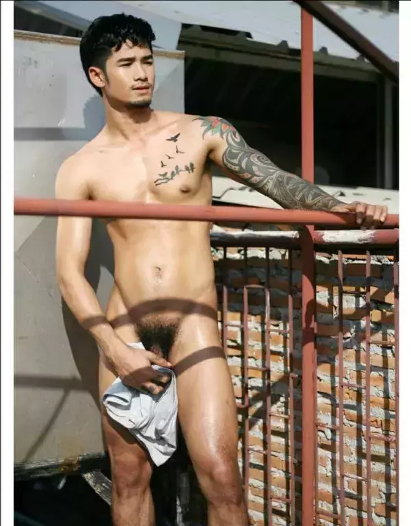 MAN OMG 4 - Chai Charlee